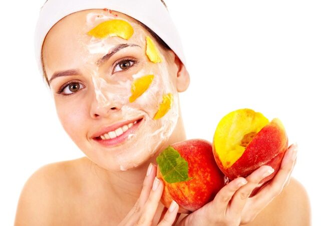 A máscara de froitas é unha boa forma de branquear, nutrir e rejuvenescer a pel da cara. 